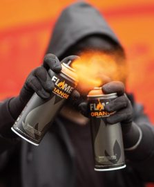 FlameOrange-Action-Spray-paint_1